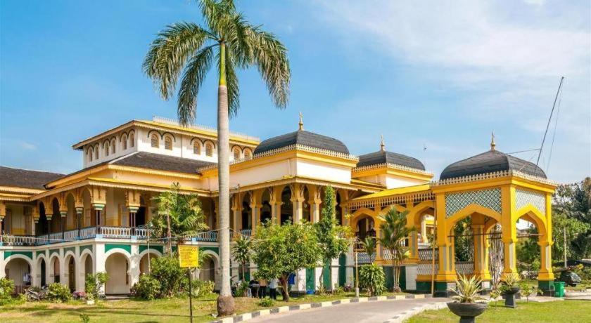 Oyo 2720 Sutomo Inn Medan Exterior foto